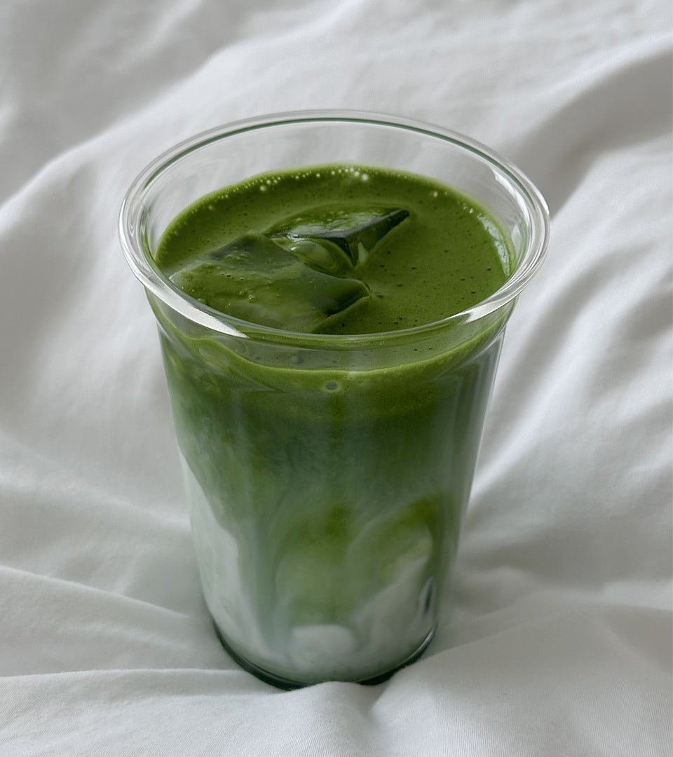 30g Ceremonial Matcha + Bambuvisp + Gratis Bambuskopa + Gratis Frakt | Ceremonial Grade A Matcha från Japan – Monday Matcha
